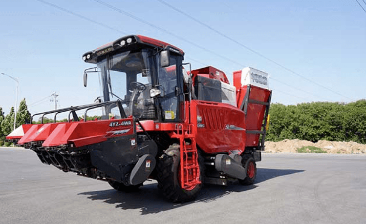 三十年老機(jī)手談選玉米收割機(jī)訣竅:回本快、服務(wù)好 (圖3) 三十年老機(jī)手談選玉米收割機(jī)訣竅:回本快、服務(wù)好 (圖3)