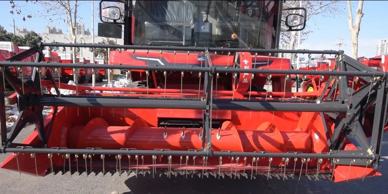 中聯(lián)收獲新疆-9谷物聯(lián)合收獲機(jī)再次出口中亞地區(qū) 4.jpg